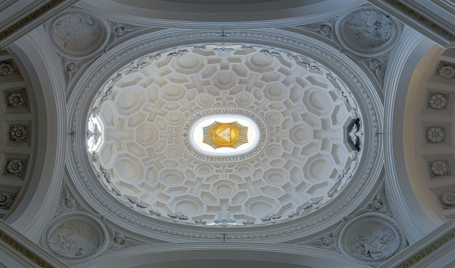 サン・カルロ・アッレ・クァットロ・フォンターネ教会堂のバロック天井